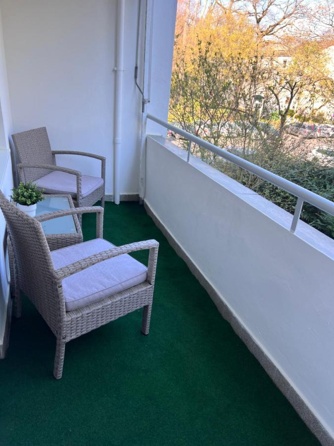 Family Apartment คาร์ลสรูเฮอ ภายนอก รูปภาพ
